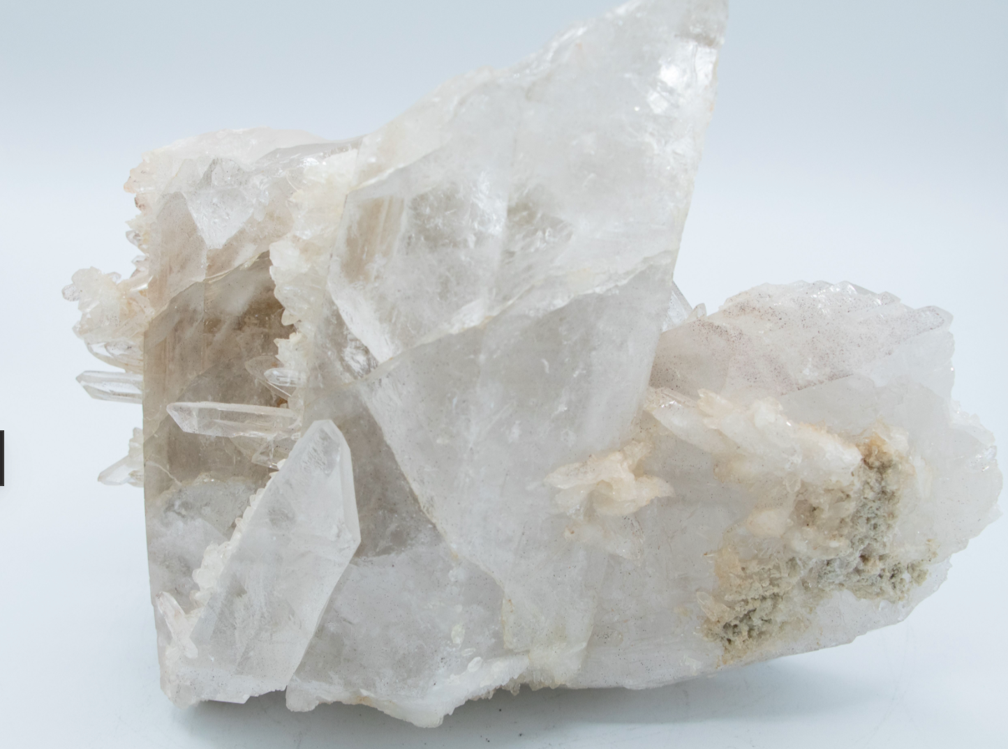 Large Quartz Cluster